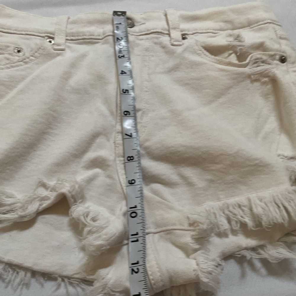 Daze Off White Distressed Frayed Denim Shorts Size 30 - Picture 5 of 10